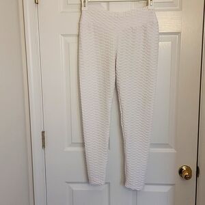XL Body Contour All White Leggings